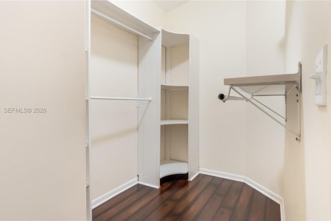 Touwnhouse à louer à Miami, Floride: 3 chambres, 159.05 m2 № 2020902 - photo 30