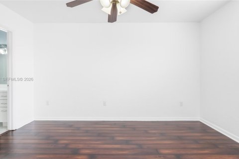 Touwnhouse à louer à Miami, Floride: 3 chambres, 159.05 m2 № 2020902 - photo 16