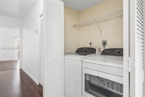 Touwnhouse à louer à Miami, Floride: 3 chambres, 159.05 m2 № 2020902 - photo 20