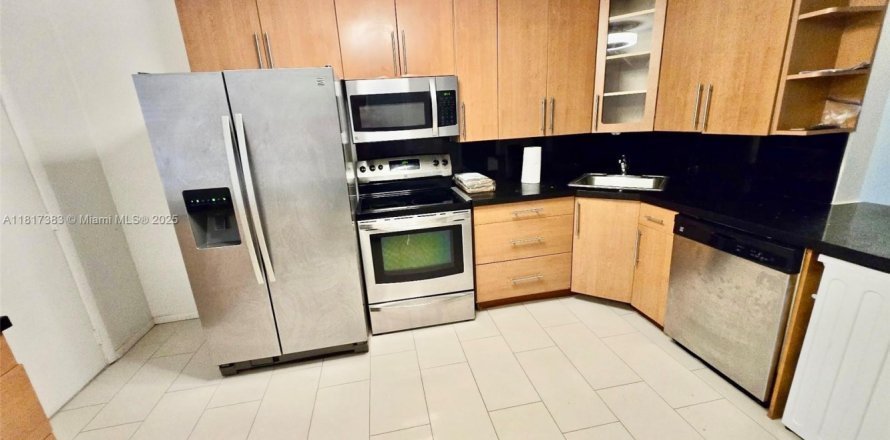 Condominio en Miami, Florida, 2 dormitorios  № 1774288