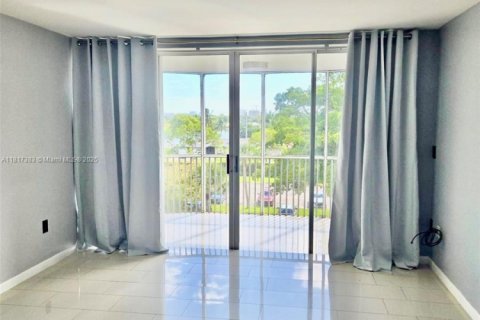 Condominio en venta en Miami, Florida, 2 dormitorios, 96.25 m2 № 1774288 - foto 3
