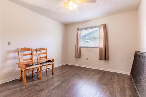 House in Port Richey, Florida 3 bedrooms, 122.63 sq.m. № 2238159 - photo 18