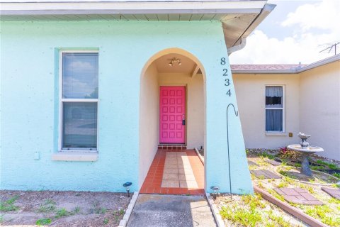 House in Port Richey, Florida 3 bedrooms, 122.63 sq.m. № 2238159 - photo 25