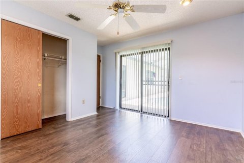 House in Port Richey, Florida 3 bedrooms, 122.63 sq.m. № 2238159 - photo 21