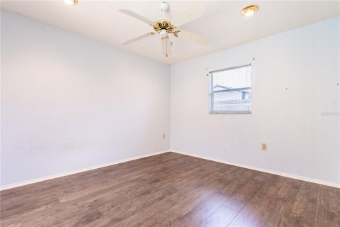 House in Port Richey, Florida 3 bedrooms, 122.63 sq.m. № 2238159 - photo 20