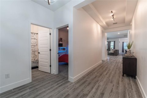 House in Winter Garden, Florida 4 bedrooms, 236.44 sq.m. № 1907671 - photo 6