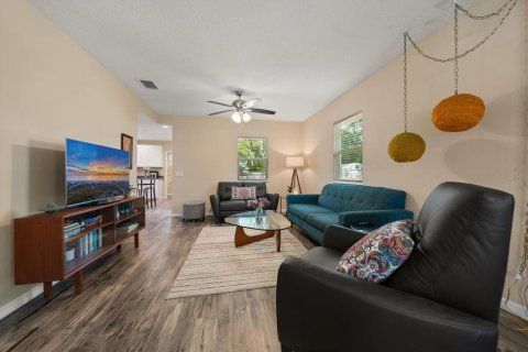 Villa ou maison à vendre à Palm Harbor, Floride: 2 chambres, 112.23 m2 № 2149996 - photo 8