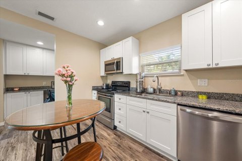 Villa ou maison à vendre à Palm Harbor, Floride: 2 chambres, 112.23 m2 № 2149996 - photo 15