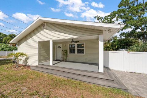 Villa ou maison à vendre à Palm Harbor, Floride: 2 chambres, 112.23 m2 № 2149996 - photo 3