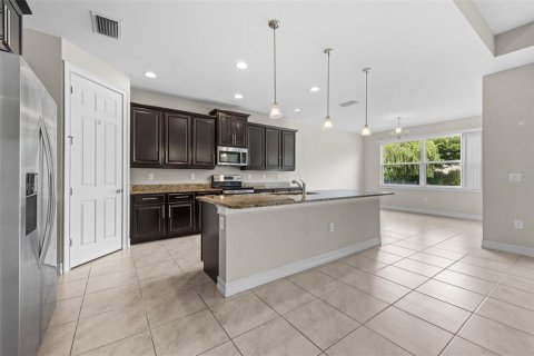Villa ou maison à vendre à Fort Myers, Floride: 3 chambres, 239.97 m2 № 2321404 - photo 11