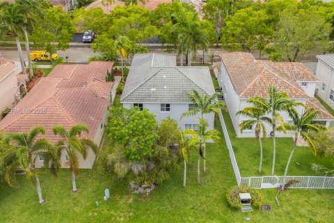 Villa ou maison à louer à Weston, Floride: 5 chambres, 248.23 m2 № 2010982 - photo 24