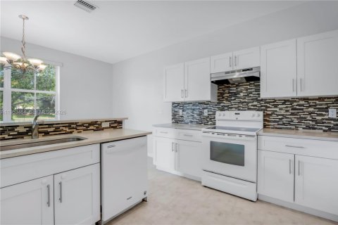 Villa ou maison à louer à Weston, Floride: 5 chambres, 248.23 m2 № 2010982 - photo 10