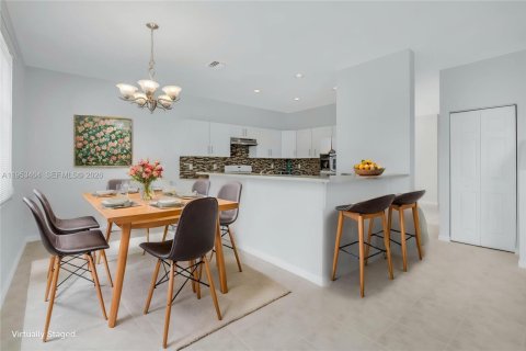 Villa ou maison à louer à Weston, Floride: 5 chambres, 248.23 m2 № 2010982 - photo 6