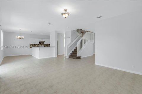 Villa ou maison à louer à Weston, Floride: 5 chambres, 248.23 m2 № 2010982 - photo 5