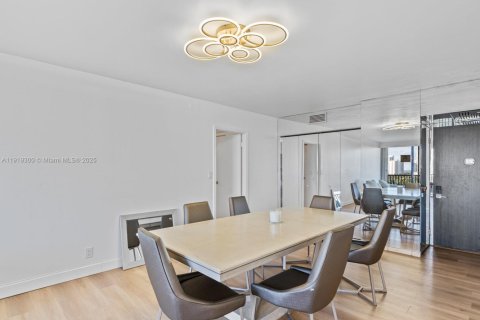 Condominio en venta en Aventura, Florida, 2 dormitorios, 107.49 m2 № 1974918 - foto 10