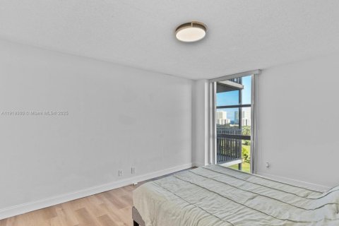 Condominio en venta en Aventura, Florida, 2 dormitorios, 107.49 m2 № 1974918 - foto 18