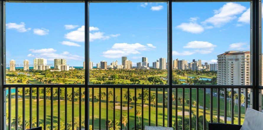 Condominio en Aventura, Florida, 2 dormitorios № 1974918