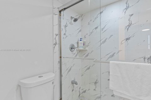 Condominio en venta en Aventura, Florida, 2 dormitorios, 107.49 m2 № 1974918 - foto 16