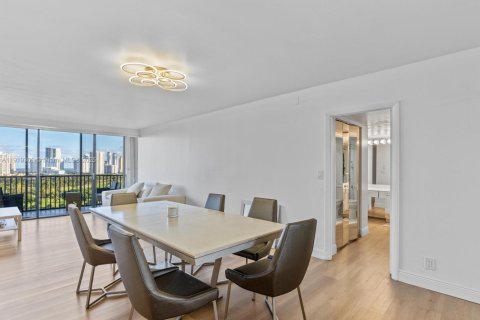 Condominio en venta en Aventura, Florida, 2 dormitorios, 107.49 m2 № 1974918 - foto 3