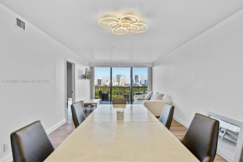 Condominio en venta en Aventura, Florida, 2 dormitorios, 107.49 m2 № 1974918 - foto 4