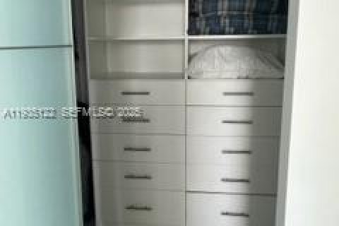 Copropriété à louer à Sunny Isles Beach, Floride: 2 chambres, 132.2 m2 № 2077205 - photo 14