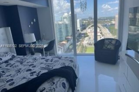 Copropriété à louer à Sunny Isles Beach, Floride: 2 chambres, 132.2 m2 № 2077205 - photo 12