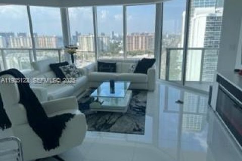 Copropriété à louer à Sunny Isles Beach, Floride: 2 chambres, 132.2 m2 № 2077205 - photo 2