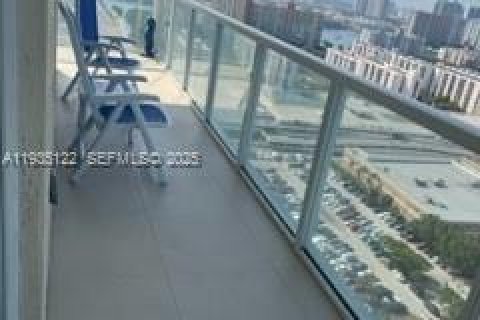 Copropriété à louer à Sunny Isles Beach, Floride: 2 chambres, 132.2 m2 № 2077205 - photo 20