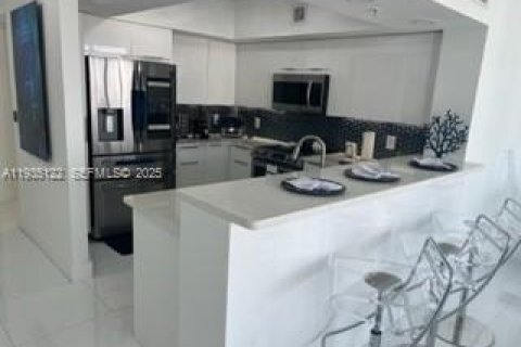 Copropriété à louer à Sunny Isles Beach, Floride: 2 chambres, 132.2 m2 № 2077205 - photo 5