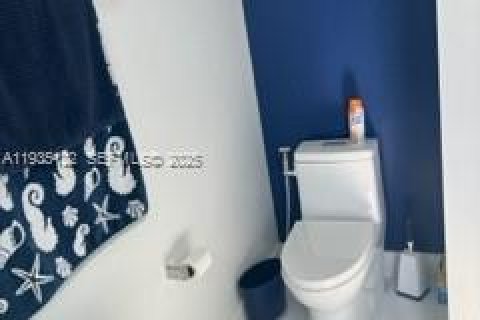 Copropriété à louer à Sunny Isles Beach, Floride: 2 chambres, 132.2 m2 № 2077205 - photo 19