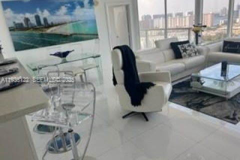 Copropriété à louer à Sunny Isles Beach, Floride: 2 chambres, 132.2 m2 № 2077205 - photo 10