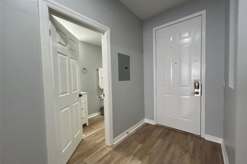 Appartement à louer à Bradenton, Floride: 1 chambre, 75.25 m2 № 1628637 - photo 3