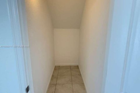 Casa en alquiler en Homestead, Florida, 4 dormitorios, 234.67 m2 № 1940982 - foto 22