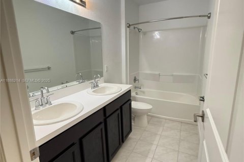 Casa en alquiler en Homestead, Florida, 4 dormitorios, 234.67 m2 № 1940982 - foto 18