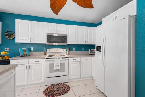 House in Sarasota, Florida 4 bedrooms, 166.48 sq.m. № 1751087 - photo 11