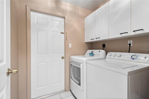 House in Sarasota, Florida 4 bedrooms, 166.48 sq.m. № 1751087 - photo 28