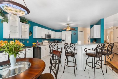 House in Sarasota, Florida 4 bedrooms, 166.48 sq.m. № 1751087 - photo 14