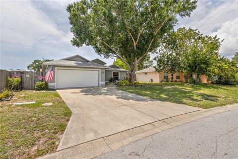 House in Sarasota, Florida 4 bedrooms, 166.48 sq.m. № 1751087 - photo 4