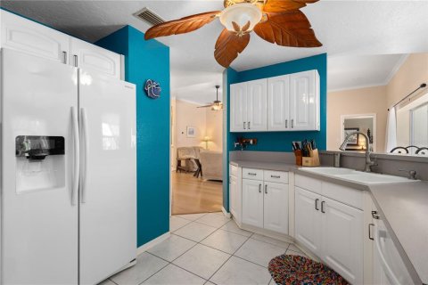 House in Sarasota, Florida 4 bedrooms, 166.48 sq.m. № 1751087 - photo 12