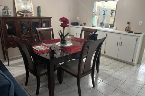 Condominio en venta en Pembroke Pines, Florida, 2 dormitorios, 108.7 m2 № 2250363 - foto 6