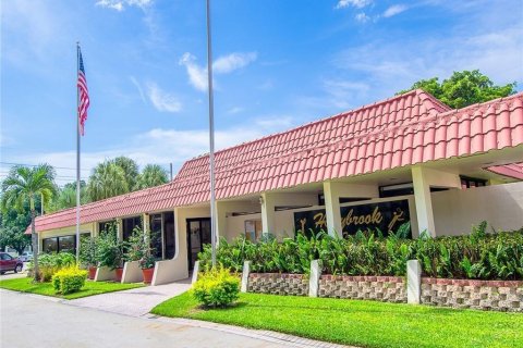 Condominio en venta en Pembroke Pines, Florida, 2 dormitorios, 108.7 m2 № 2250363 - foto 14
