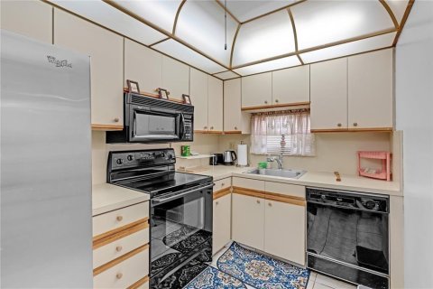 Condominio en venta en Pembroke Pines, Florida, 2 dormitorios, 108.7 m2 № 2250363 - foto 5