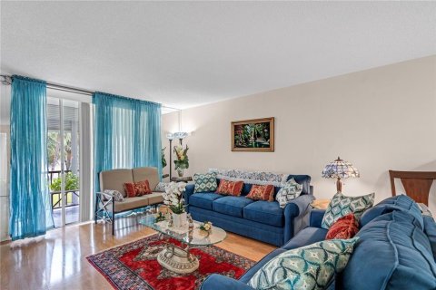 Condominio en venta en Pembroke Pines, Florida, 2 dormitorios, 108.7 m2 № 2250363 - foto 2