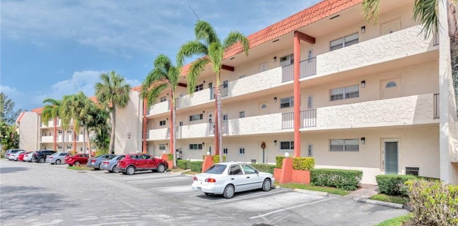 Condominio en Pembroke Pines, Florida, 2 dormitorios  № 2250363