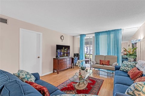 Condominio en venta en Pembroke Pines, Florida, 2 dormitorios, 108.7 m2 № 2250363 - foto 3