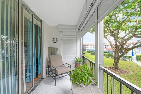 Condominio en venta en Pembroke Pines, Florida, 2 dormitorios, 108.7 m2 № 2250363 - foto 12