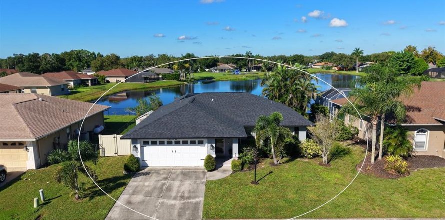 Villa ou maison à Bradenton, Floride 3 chambres, 120.96 m2 № 2419153