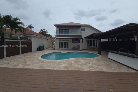 Снять в аренду виллу или дом в Дорал, Флорида 4 спальни, 227.7м2, № 1989846 - фото 2