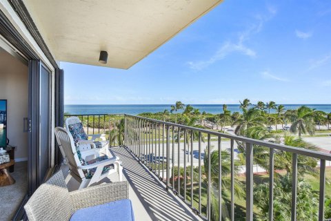Condo in St. Lucie, Florida, 2 bedrooms  № 2088133 - photo 16