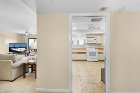 Condo in St. Lucie, Florida, 2 bedrooms  № 2088133 - photo 4